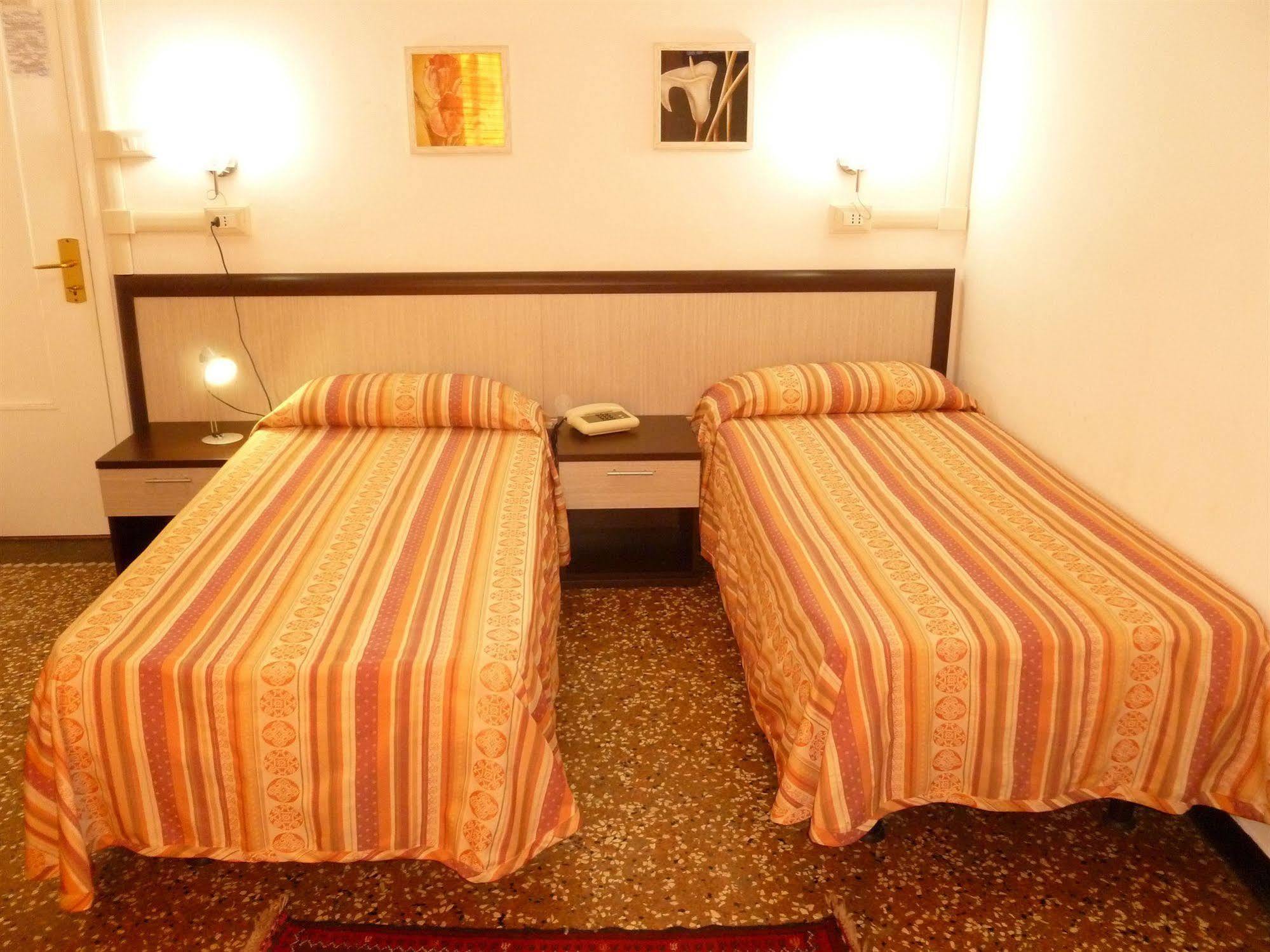 Hotel Agnello D'Oro Genova Kültér fotó