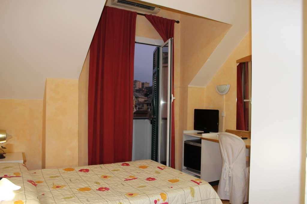 Hotel Agnello D'Oro Genova Szoba fotó